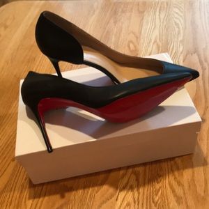 Black Leather Red Sole Pumps